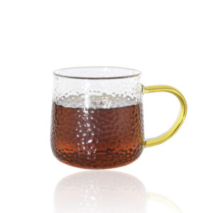 Single layer hammer patterned glass cup
